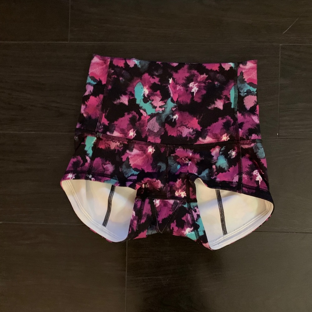 Lululemon spandex shorts